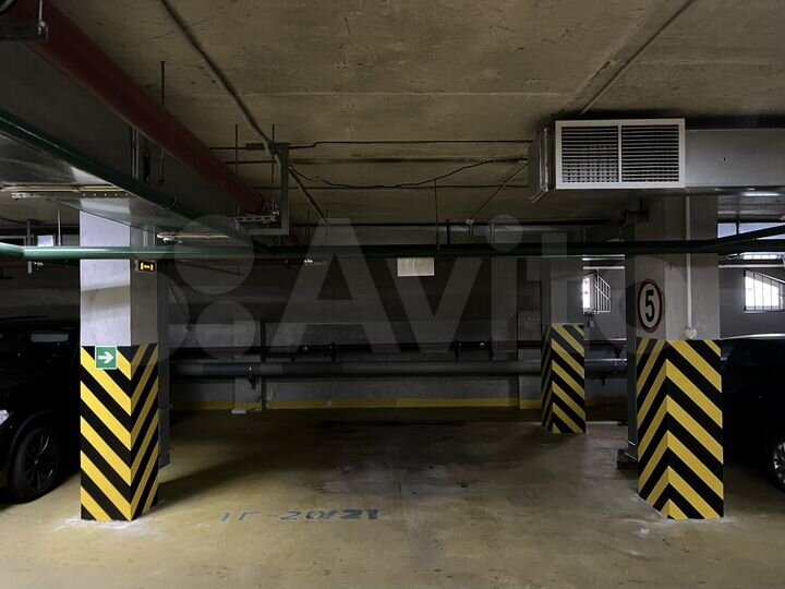 Машиноместо, 30 м²