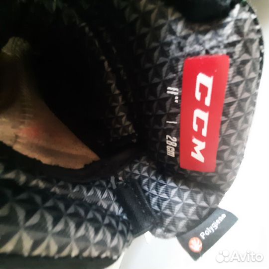 Хоккейная форма, шорты и перчатки