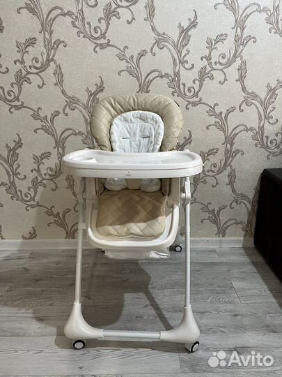 Стульчик для кормления Tommy Wow wow Бежевый