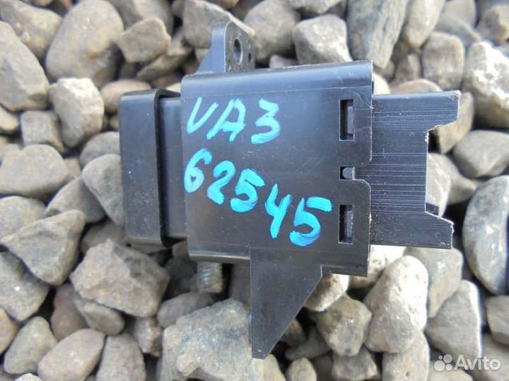 Кнопка аварийки Honda Inspire UA3 C32A 1995/12