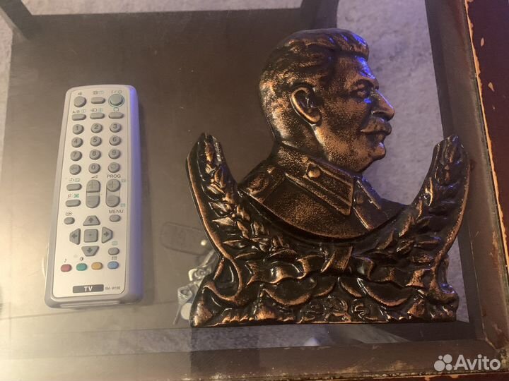 Барельеф И.В. Сталина медь