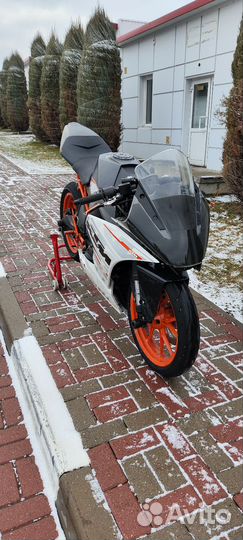 Мотоцикл KTM RC390