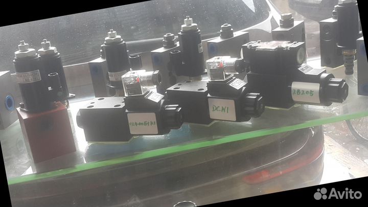 Hitachi zx200-3 запчасть