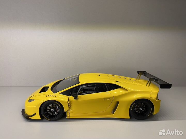 Lamborghini huracan gt3 1:18 Autoart