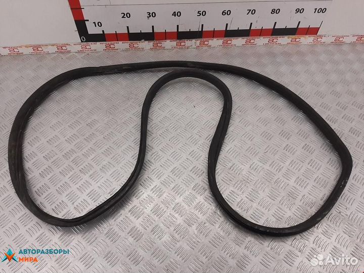 Уплотнитель Volkswagen Sharan рест. 2002