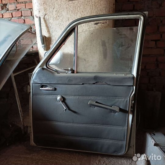 Двери волга 24