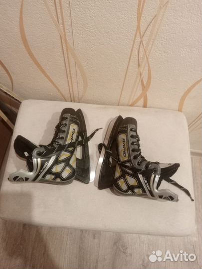 Коньки хоккейные