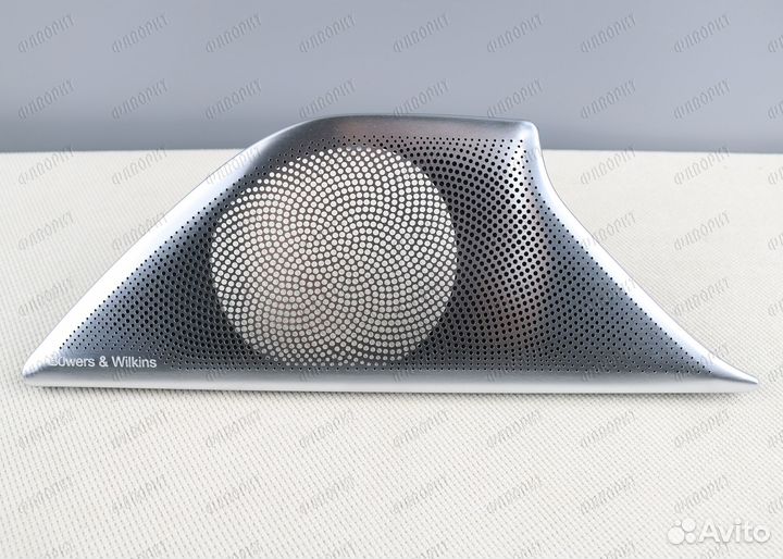 BMW 5 серии G30 акустика и сетки с подсветкой