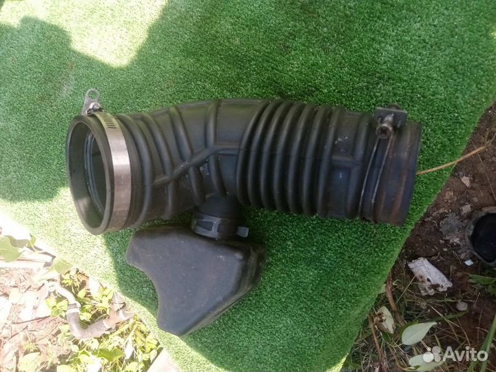 Патрубок воздушного фильтра Kia Sorento 1 3.5 G6CU