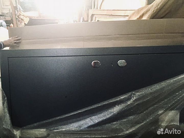 Входная металлическая дверь