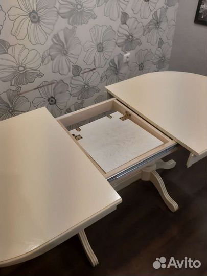 Кухонный стол