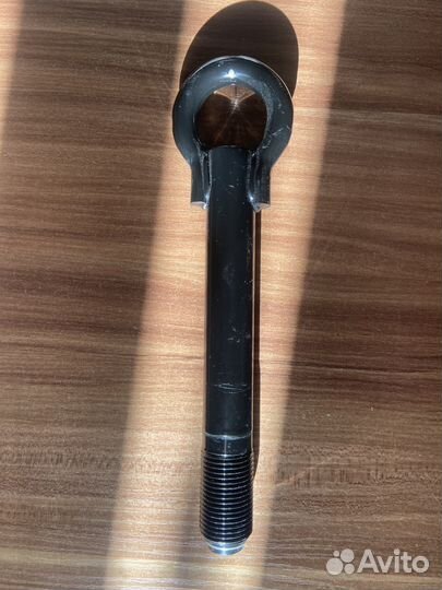 Буксировочный крюк toyota camry 50