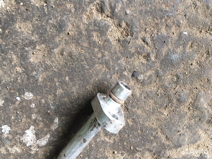 Nissan almera g15 Трубка