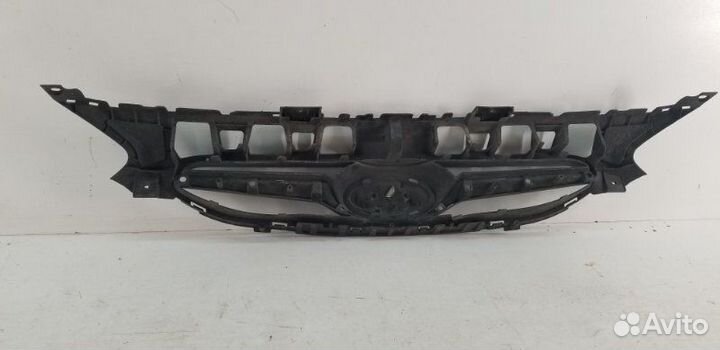 Решетка радиатора Hyundai Solaris 1 2010