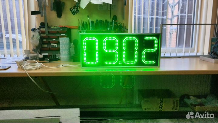 Часы с термометром настенные светодиодные