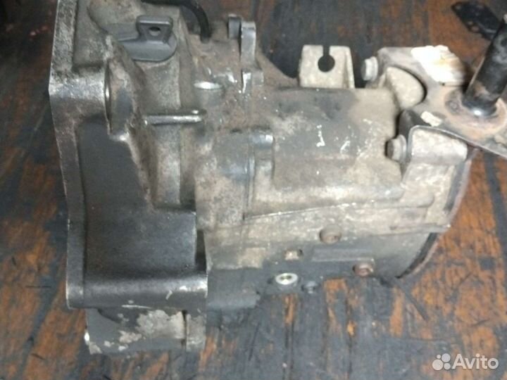 МКПП фольксваген поло 1995 год. 1,9 дизель