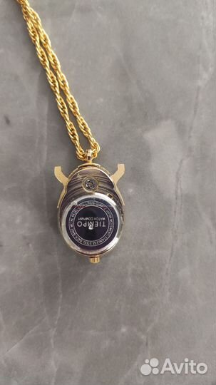 Кулон- часы