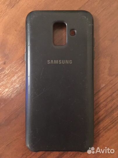 Чехлы на телефон