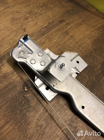 Рено Дастер стеклоподъемник правый