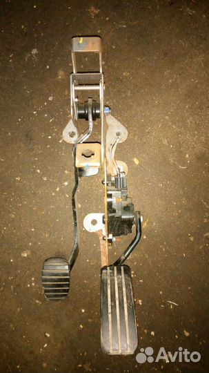 Блок педалей Рено меган 2