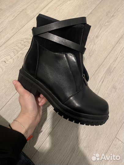 Ботинки новые 38 размер