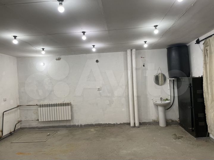 Гараж, > 30 м²