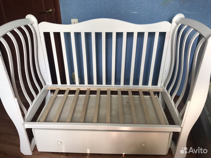 Детская кроватка