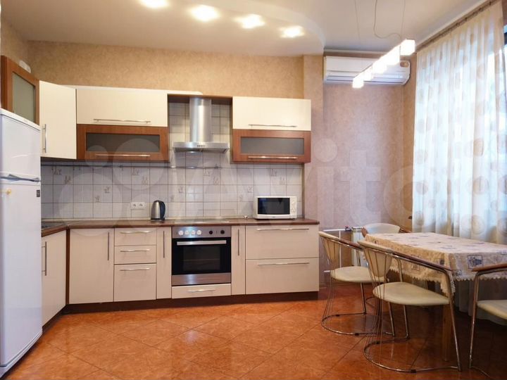 3-к. квартира, 95,8 м², 1/6 эт.