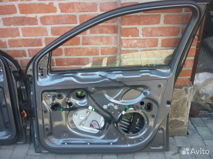 Дверь передняя задняя на фольксваген джетта 5