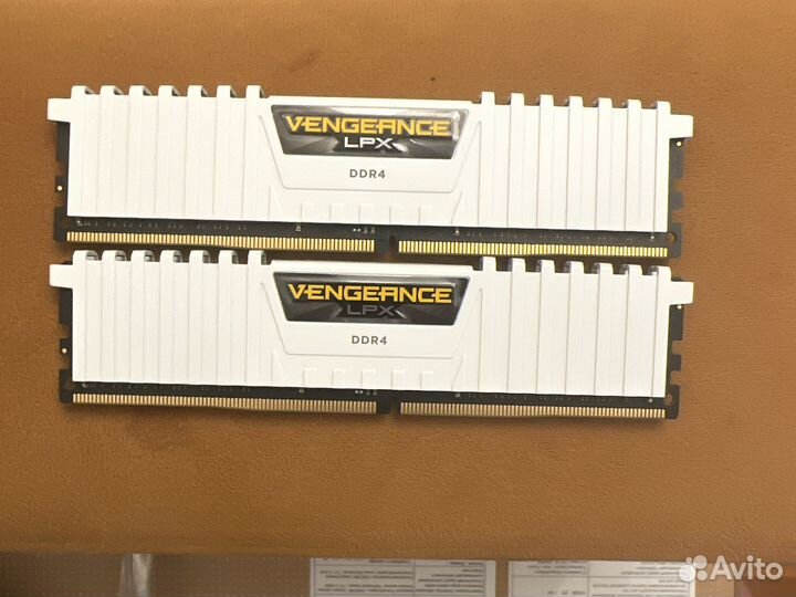 Corsair vengeance lpx ddr4 16GB