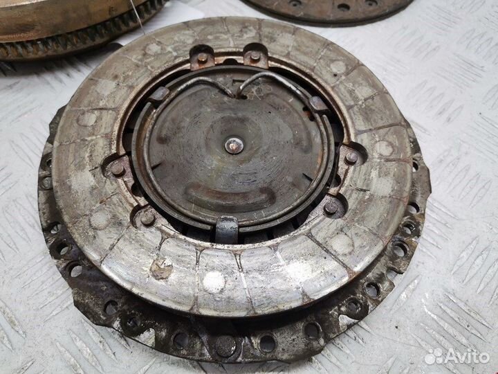 Маховик (демпфер сцепления) для Volkswagen Golf 4