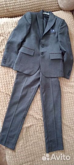 Школьный костюм для мальчика 134 серый