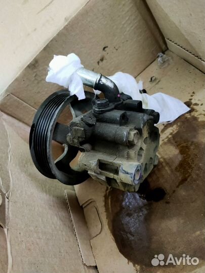 Насос гидроусилителя Toyota Hilux 8/Fortuner