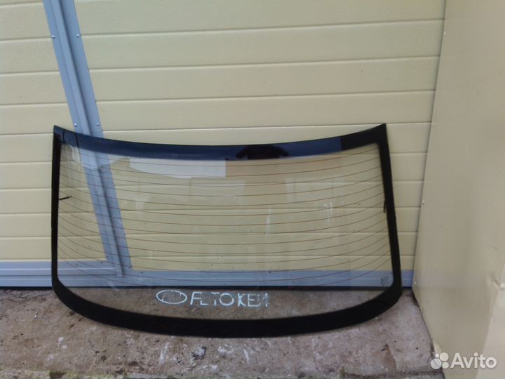 Ваз-2110-заднее стекло