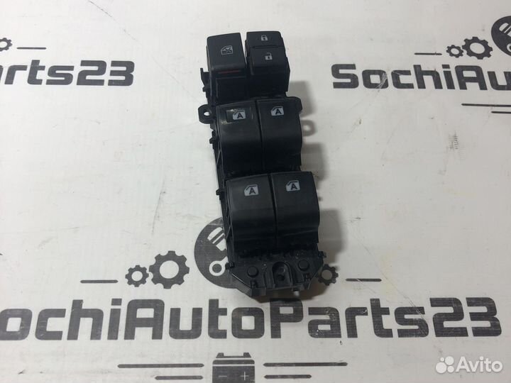 Блок управления стеклоподъемниками Toyota Camry 70