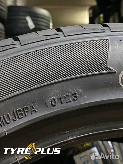 Roadmarch Prime UHP 08 275/40 R19 и 245/45 R19 105W