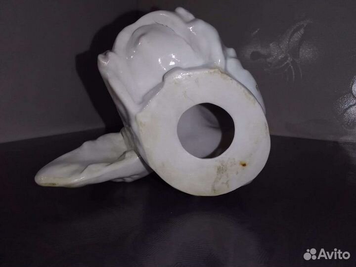 Фарфоровая статуэтка