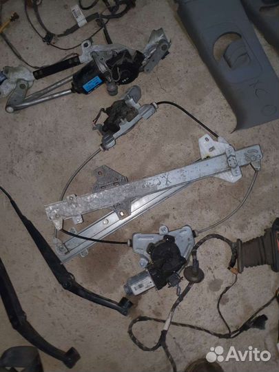 Стеклоподьемник на хундай Солярис 2012г