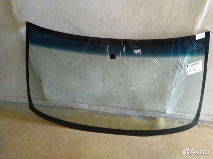 Стекло лобовое Mitsubishi carisma