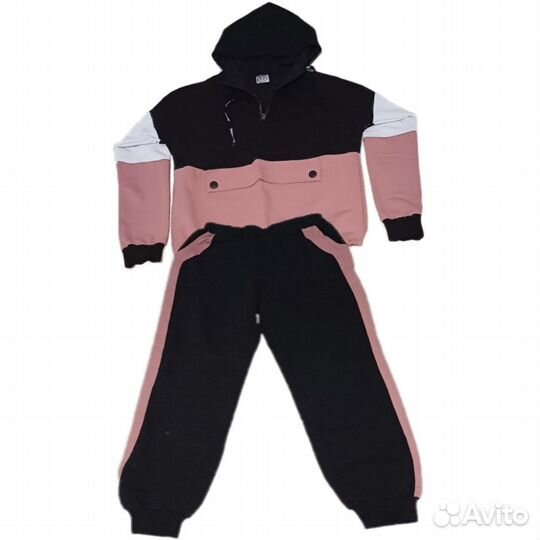 Женский спортивный костюм