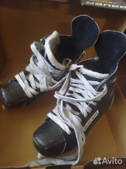 Хоккейные коньки bauer