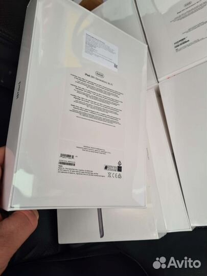 Новый.Планшет Apple iPad 10.2 Wi-Fi 64GB