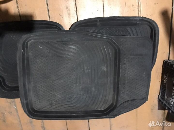 Автомобильные коврики резиновые