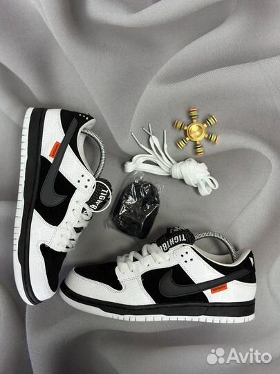 Кроссовки Nike Dunk SB x Tightbooth Black White