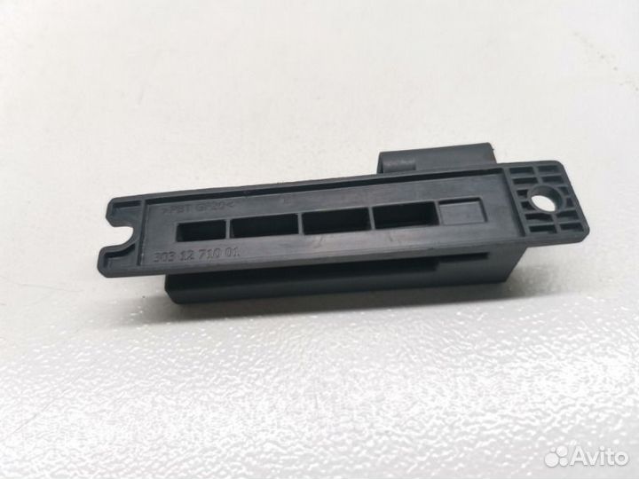 Антенна Land Rover Discovery 4 2.7 2012