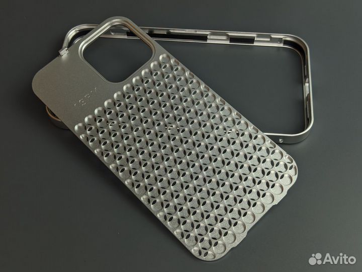 Cеребристый чехол для iPhone 13 Pro Max