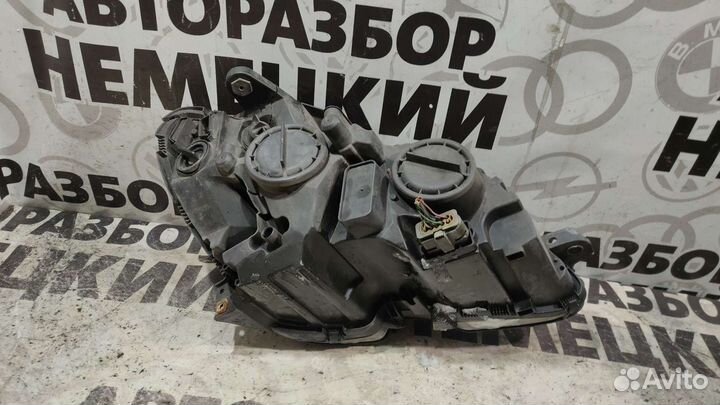 Фара левая Mercedes W204