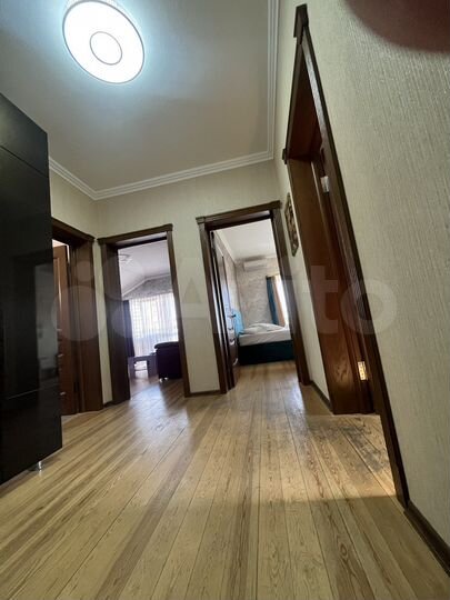 2-к. квартира, 100 м², 4/4 эт.