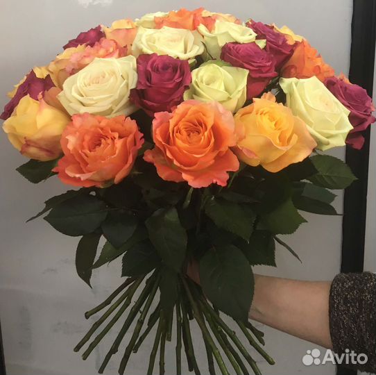 Букет разноцветных роз, Эквадор, 50см 35 шт