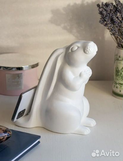 Статуэтка кролик, подставка под телефон